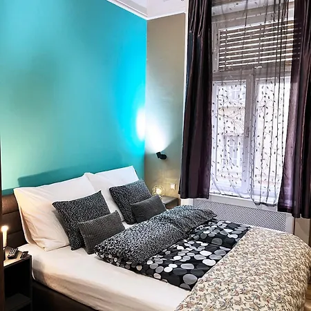 M13 Rustic Stylish With King Bed & Friendly Host Apartament *