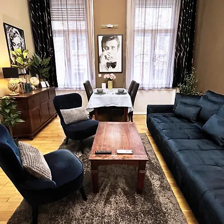 Apartment M13 Rustic Stylish With King Bed & Friendly Host *